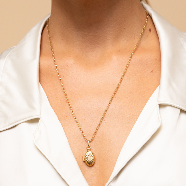 Featured image of post Mejuri Shell Necklace - All coupons deals free shipping verified.